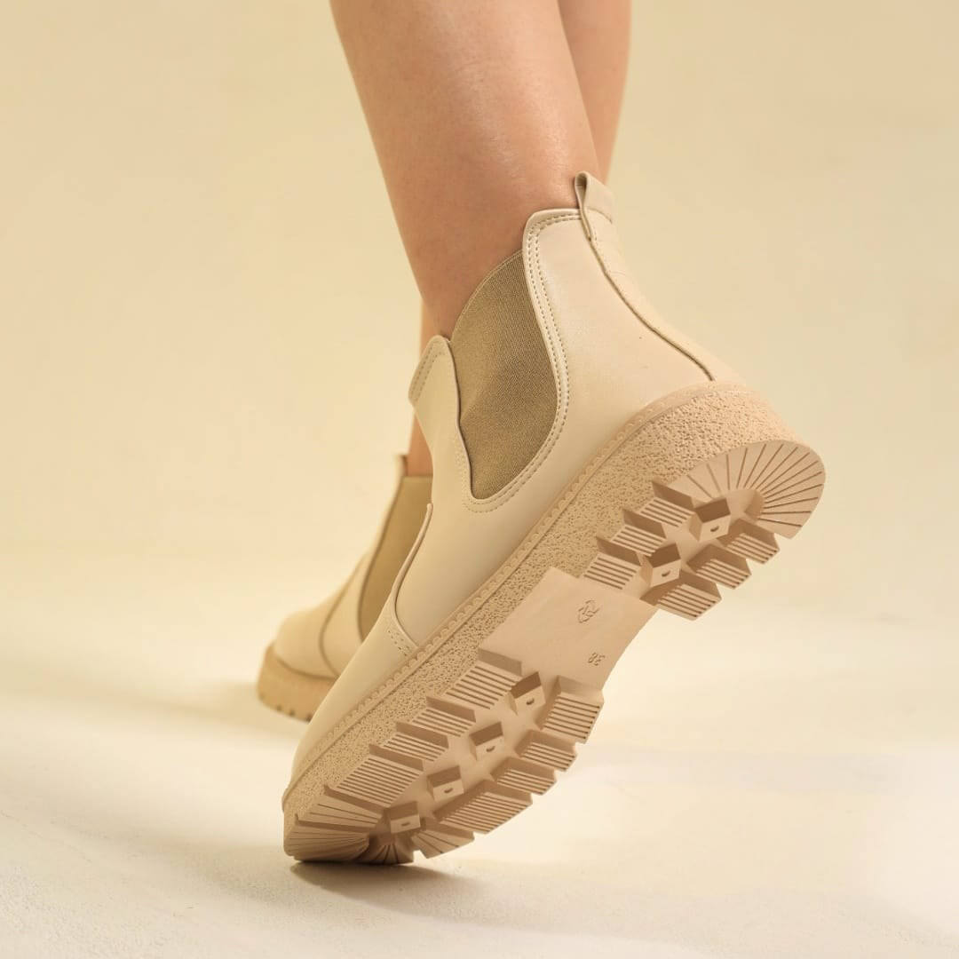Stick Boots Beige