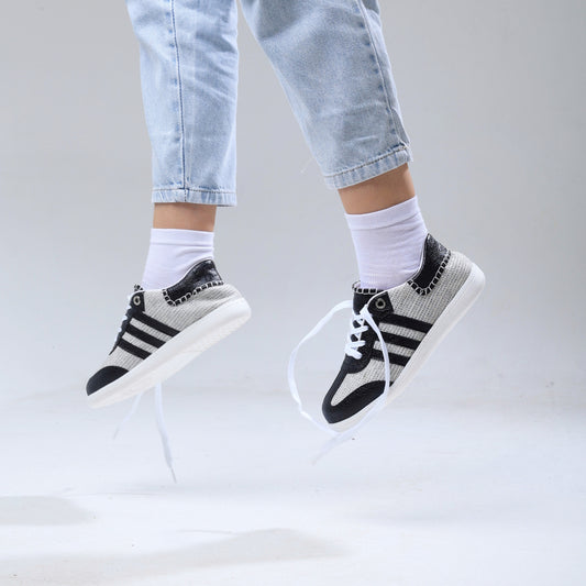 06-Flat Sneaker - Black